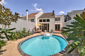 Charming Montrose Townhome with Private Pool!